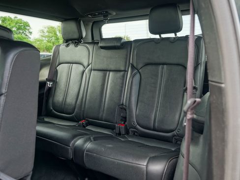 Used 2024 Jeep Wagoneer Series II w/ Flexible Seating Group image 25