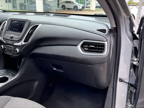 Used 2023 Chevrolet Equinox LT FWD image 17