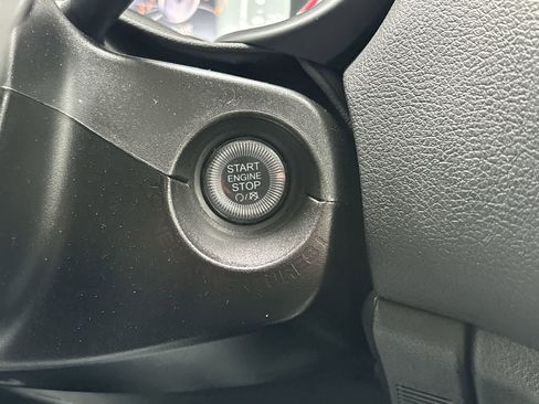 Used 2023 Jeep Renegade Latitude image 28