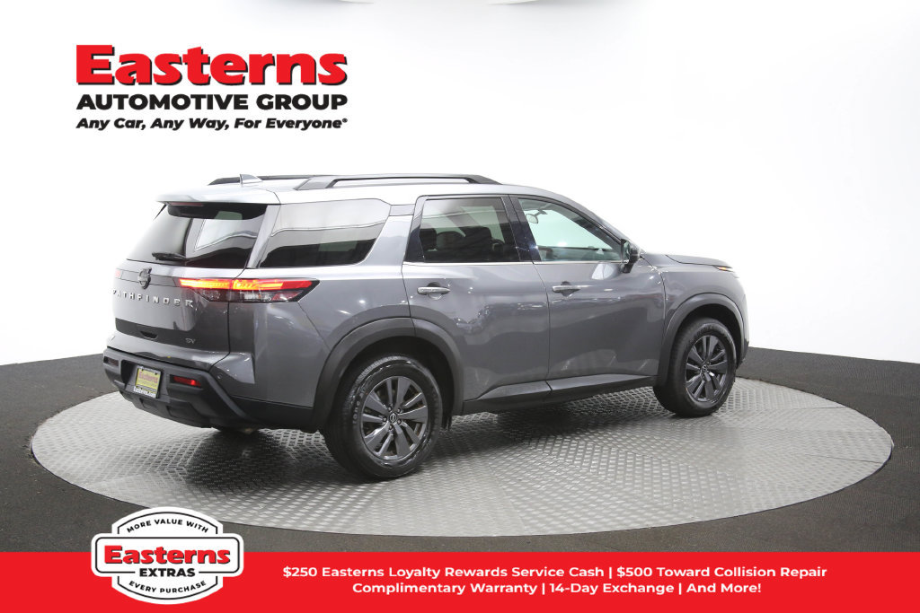 Used 2022 Nissan Pathfinder SV FWD image 43