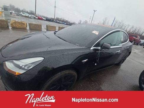 Used 2019 Tesla Model 3 Standard Range Plus RWD image 1