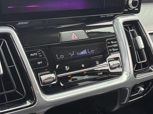 Certified 2023 Kia Sorento SX AWD/4WD image 26