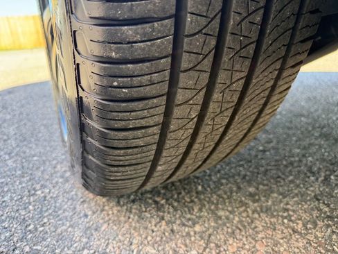 Used 2021 Land Rover Range Rover Velar R-Dynamic S image 31