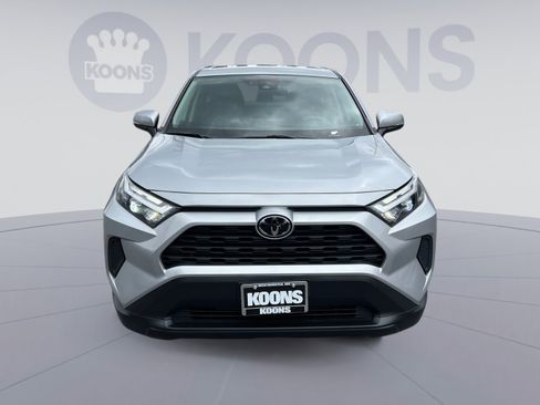 Used 2024 Toyota RAV4 LE AWD/4WD image 11