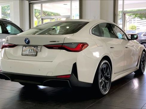 Used 2025 BMW i4 eDrive40 RWD image 6