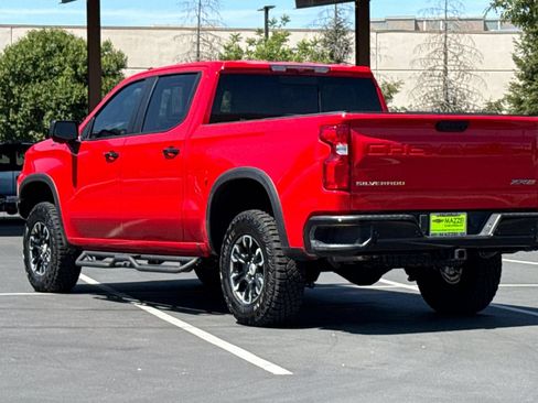 Used 2025 Chevrolet Silverado 1500 ZR2 AWD/4WD image 3