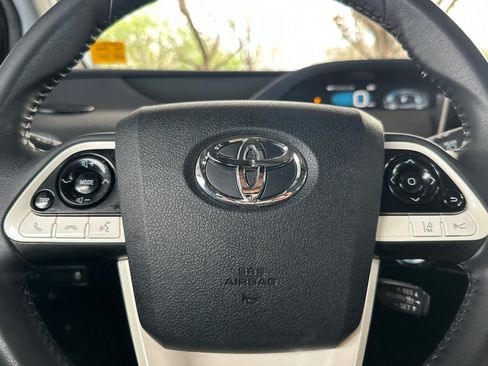 Certified 2017 Toyota Prius Four w/ Advanced Technology Package image 27