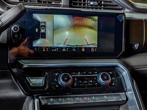 Used 2024 GMC Sierra 2500 Denali w/ Denali Reserve Package image 21