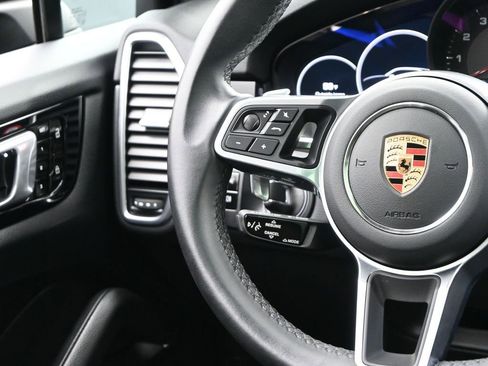 Used 2021 Porsche Cayenne image 30