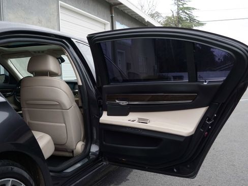 Used 2012 BMW 740Li image 23