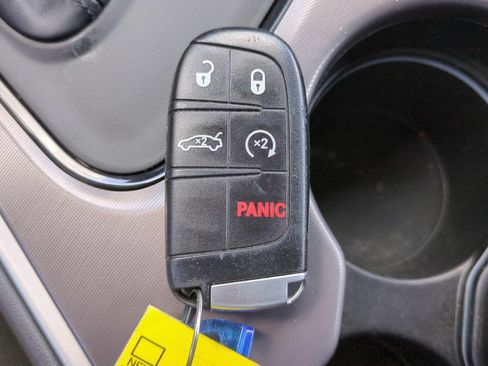Used 2021 Dodge Challenger R/T Scat Pack w/ Driver Convenience Group RWD image 27