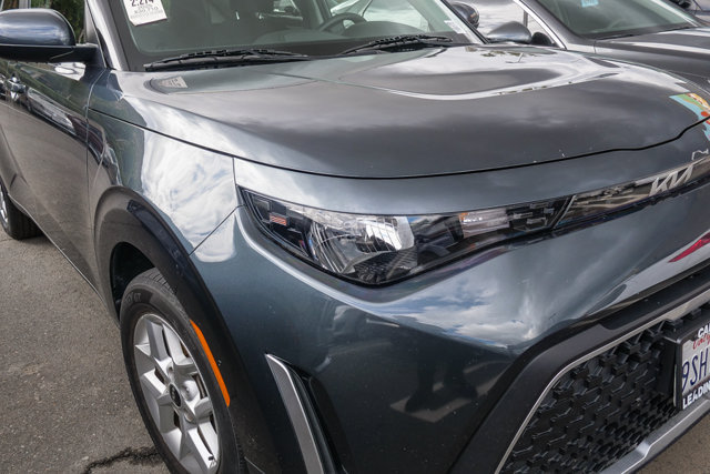 Used 2025 Kia Soul LX w/ LX Technology Package FWD image 3