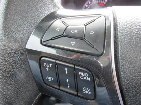 Used 2018 Ford Explorer Platinum AWD/4WD image 17