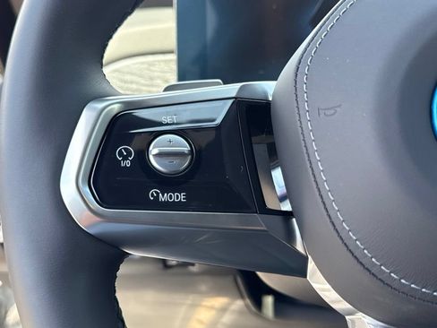 Used 2025 BMW i7 xDrive60 AWD/4WD image 23