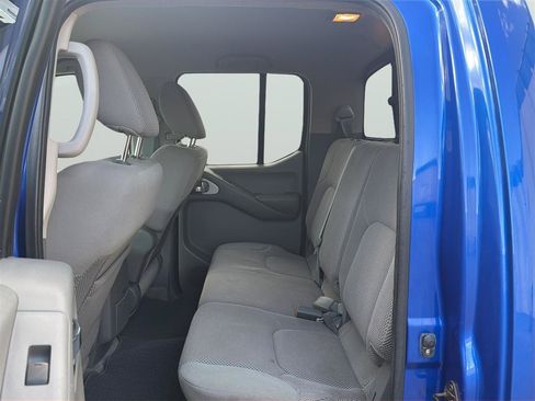 Used 2014 Nissan Frontier SV AWD/4WD image 16