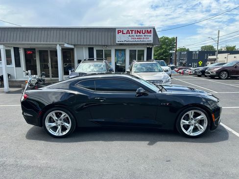 Used 2021 Chevrolet Camaro LT w/ Technology Package RWD image 5