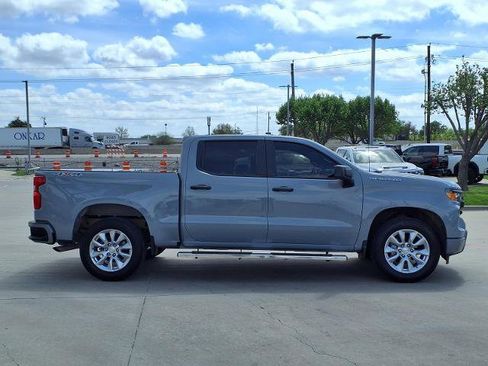 Used 2024 Chevrolet Silverado 1500 Custom image 2