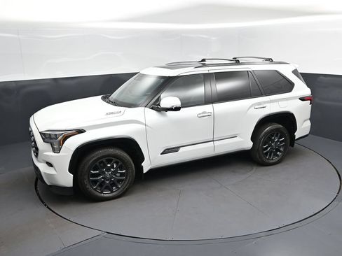 Used 2026 Toyota Sequoia Platinum AWD/4WD image 27