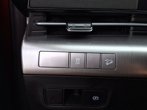 Used 2024 Hyundai Kona SEL AWD/4WD image 25