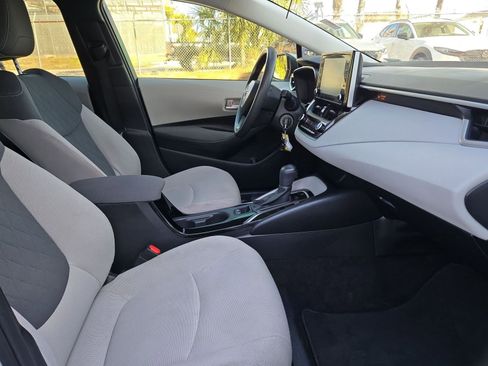 Used 2020 Toyota Corolla LE image 29