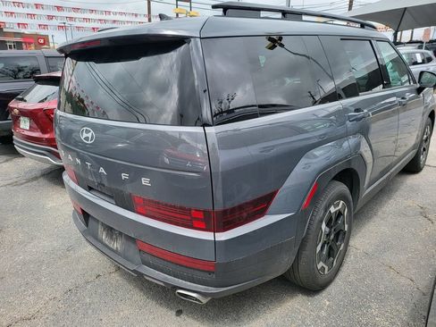 Used 2025 Hyundai Santa Fe SEL FWD image 8