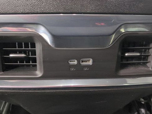 Used 2024 Chevrolet Silverado 1500 LTZ AWD/4WD image 20