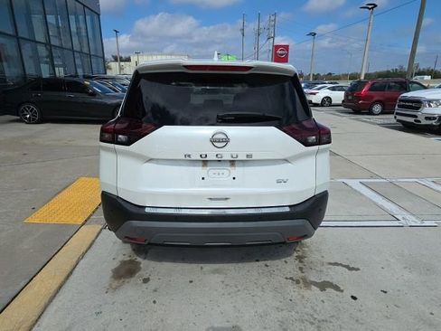 Used 2023 Nissan Rogue SV image 6