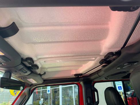 Used 2018 Jeep Wrangler Unlimited Rubicon AWD/4WD image 28