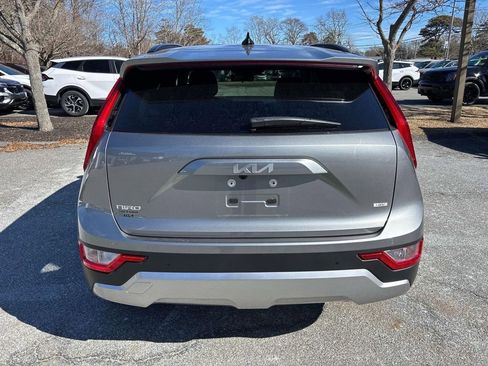 Used 2024 Kia Niro EX image 4