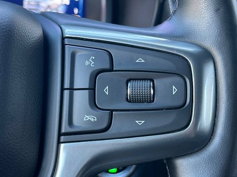 Used 2023 Chevrolet Suburban Premier AWD/4WD image 36
