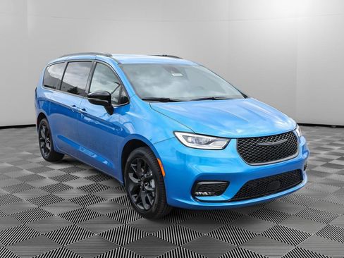 New 2026 Chrysler Pacifica Select AWD/4WD image 10