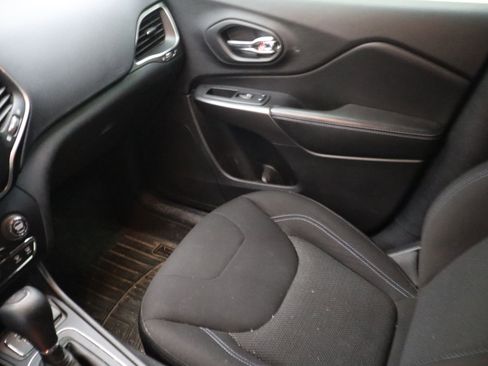 Used 2020 Jeep Cherokee Latitude image 25