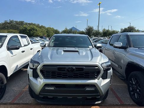 Used 2026 Toyota Tacoma TRD Sport AWD/4WD image 2