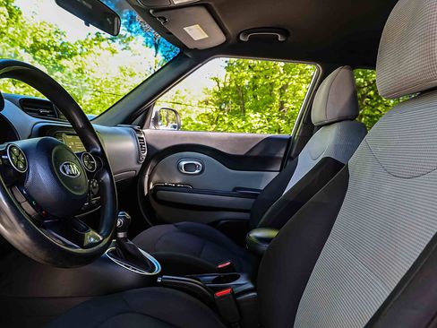Certified 2017 Kia Soul FWD image 9
