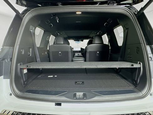 New 2026 INFINITI QX80 Autograph w/ Premium Cargo Package image 33
