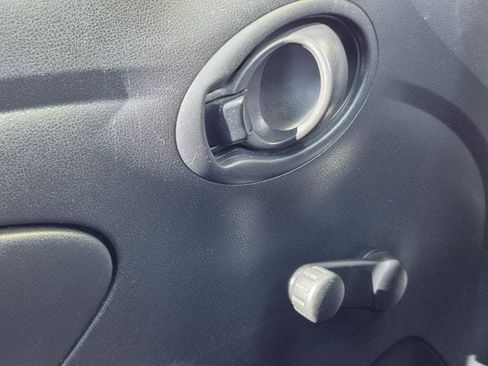 Used 2019 Nissan Versa S Plus FWD image 7