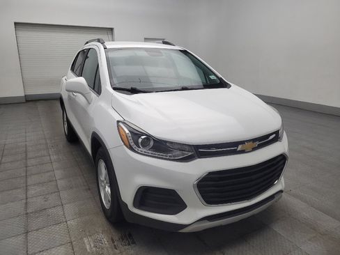 Used 2020 Chevrolet Trax LT w/ LT Convenience Package FWD image 13