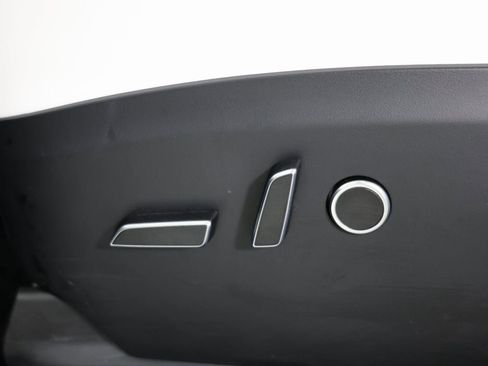 Used 2022 Tesla Model X image 23