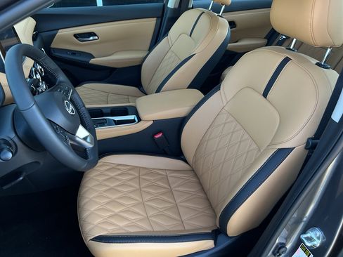 New 2025 Nissan Sentra SV w/ SV Premium Package image 9