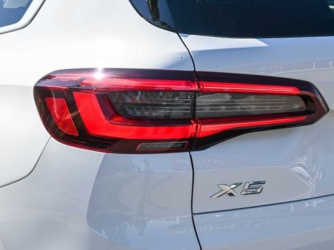 Used 2022 BMW X5 xDrive40i w/ Premium Package image 8