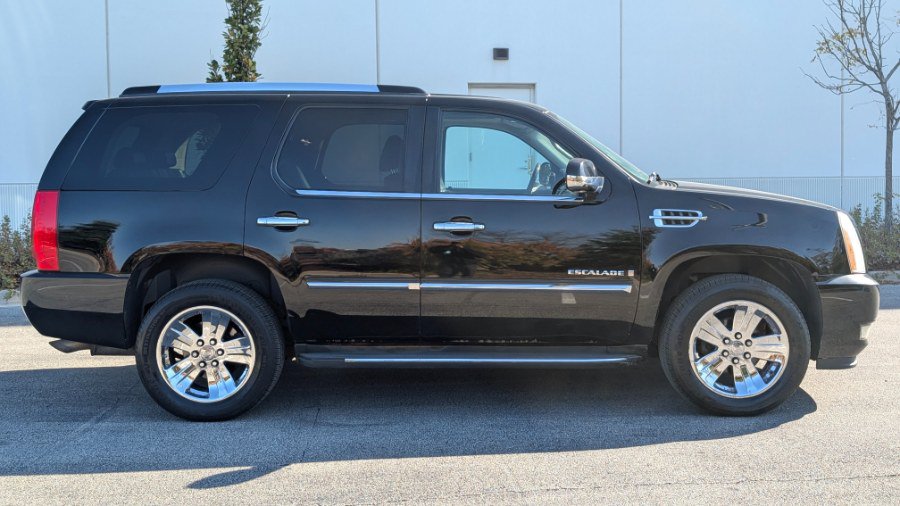 Used 2008 Cadillac Escalade AWD image 2