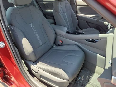 Certified 2026 Hyundai Elantra SE FWD image 20
