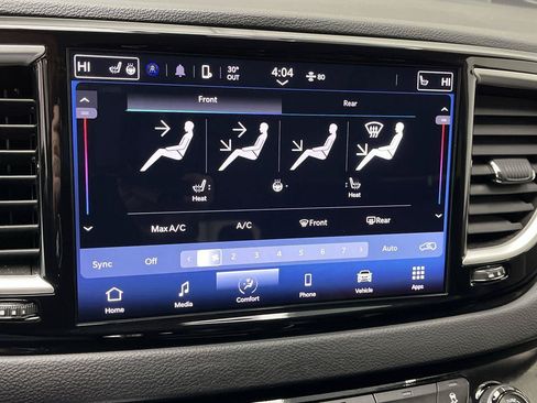 Used 2024 Chrysler Pacifica Touring-L FWD image 19