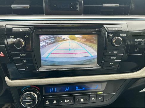 Used 2015 Toyota Corolla LE Premium image 24