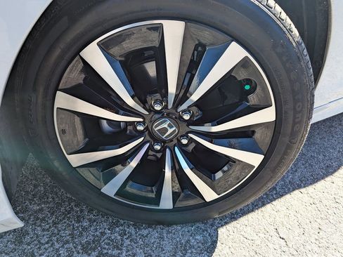 Used 2024 Honda Civic EX image 30