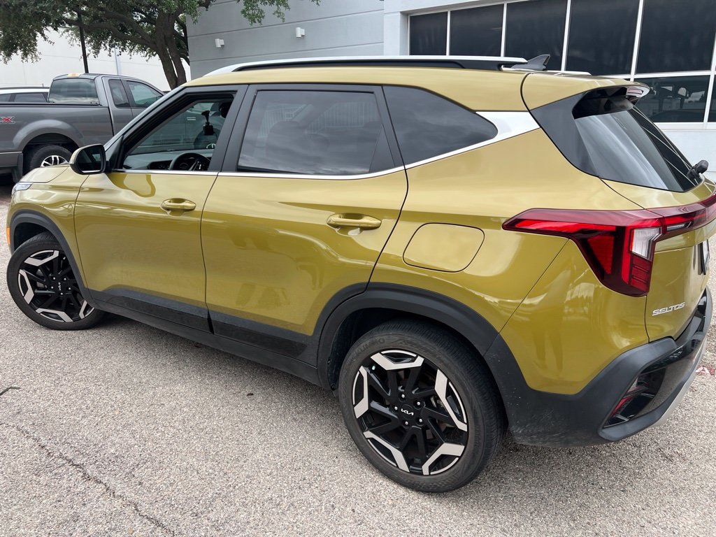 Used 2024 Kia Seltos SX w/ SX Sunroof Package AWD/4WD image 4