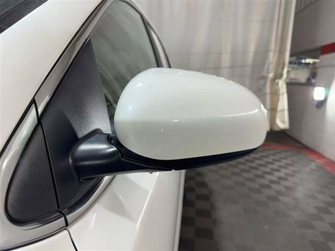 Used 2022 Kia Sportage LX image 9