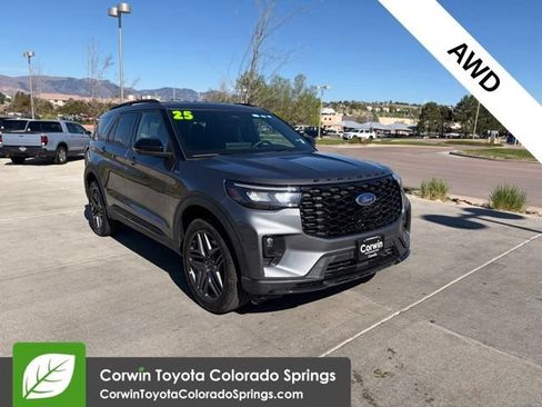 Used 2025 Ford Explorer ST-Line w/ ST-Line Street Pack AWD/4WD image 1