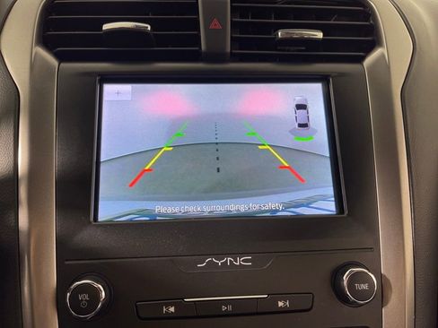 Used 2020 Ford Fusion SE image 23