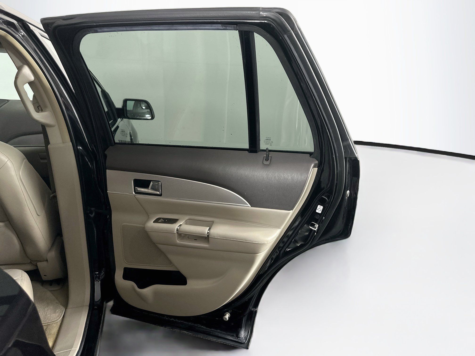Used 2013 Lincoln MKX FWD image 28